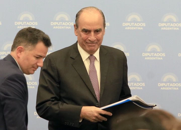 Guillermo Francos afirmó que no han resuelto si continúan con el tratamiento de la ley Bases