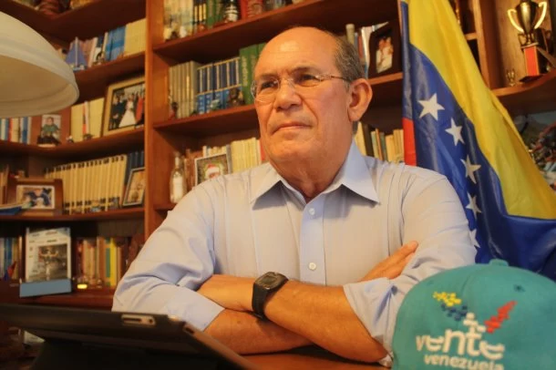 Dirigente venezolano refugiado en la Embajada Argentina: "La posición del presidente Milei es absolutamente valiente"