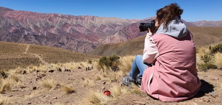 Romina Milicich, fue la primera universitaria de su familia, superó dos cirugías por un aneurisma y recuerda la lucha de su padre