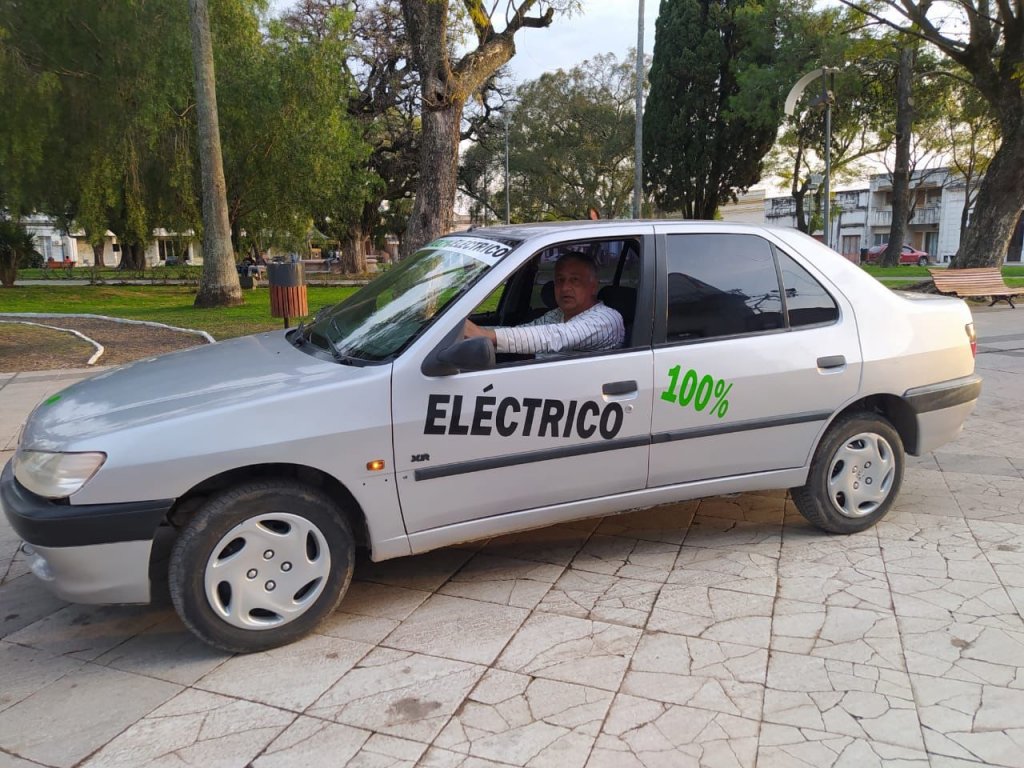 Alberto Oscar Acosta: “Convertí un auto urbano a explosión en eléctrico”