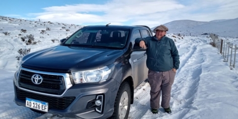 Adrián Giménez, trabaja en la zona de las grandes nevadas: “La mayoría de los animales están tapados por la nieve"