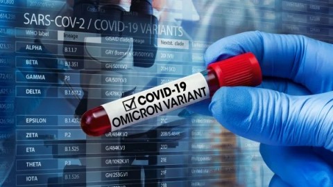 Claudio Santamaría: “La variante Omicron tiene más de 45 mutaciones que podrían hacer que evada las vacunas”