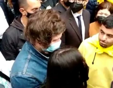 Un profesor amenazó a un alumno por apoyar a Milei en Formosa: "Gildo te tiene controlado"