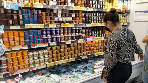 ¿Proyecciones optimistas? Un economista prevee que hubo 5% de inflación en noviembre y menos de 100% en el año