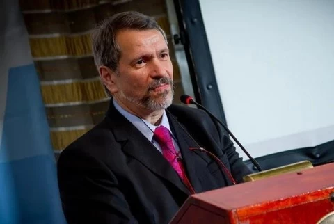 Hugo Magonza: "Cuanto antes se de la tercera dosis mejor"