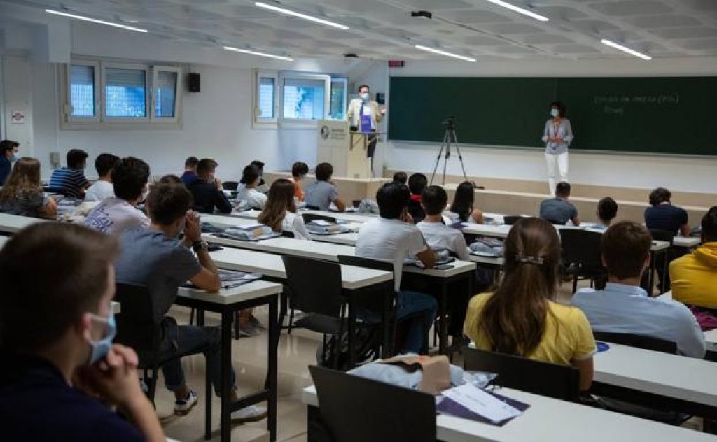 Un estudiante denuncia adoctrinamiento en la facultad