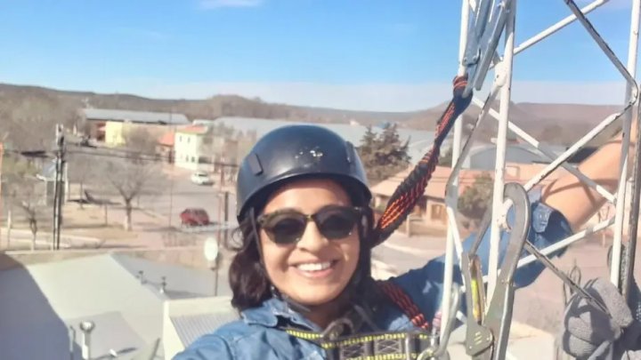 Mabel Cuevas: “Es un privilegio y mi vocación poder trabajar como antenista; torrista; rescatista”