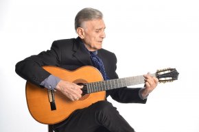 Enrique Espinosa vino a cantar a Desde El Alma