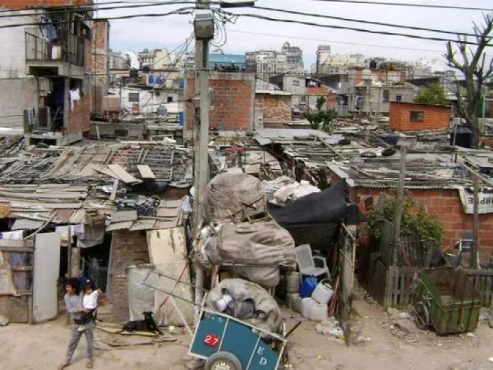 Agustín Salvia: &quot;Sin los planes sociales, la pobreza sería del 53%&quot;