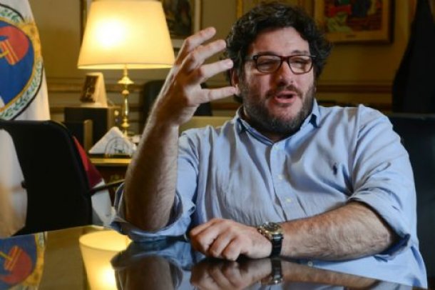 Pablo Avelluto: "El costo de estos monumentos llenos de empleados es solventado por los argentinos"