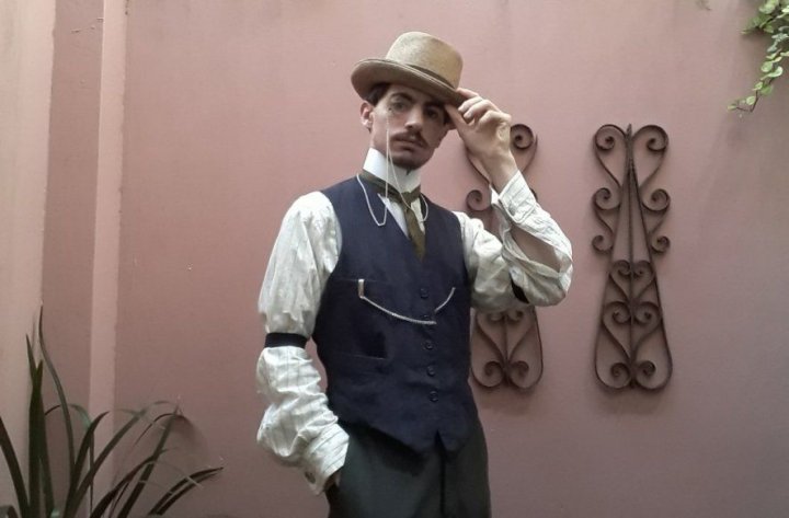 Santiago Pellegrini: &quot;Sigo toda la moda de 1920&quot;
