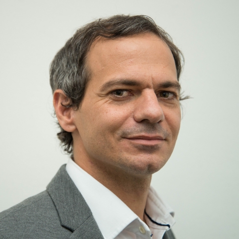 Lucas Llach: "El dólar oficial va a aumentar después de noviembre"