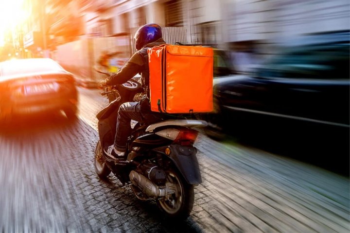 &quot;Trabajé de piquetero y no me gustó para nada&quot; la historia del delivery que se opone a la sindicalización y votó a Milei