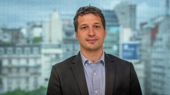 Yamil Santoro: &quot;En la campaña de Massa hay una infracción grave y reiterada a la ley electoral&quot;
