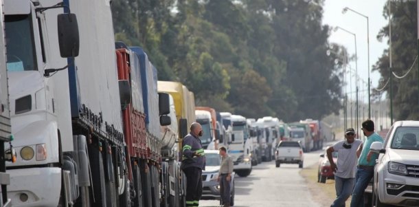 Maximiliano Almara: "El gasoil que nos quieren vender tiene precio blue"