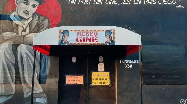 Una vida de película: recolectó films y proyectores desde los 11 años y creó un museo del cine