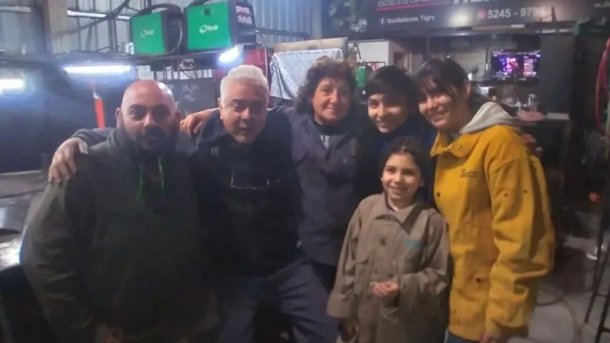 Ezequiel Gourdard: "Papá luchón: rescata pibes de la calle y les enseña el oficio de herrería"