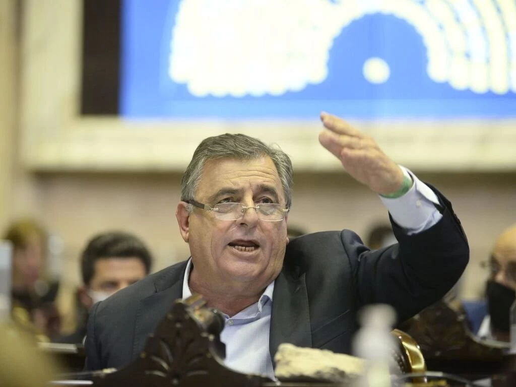 Mario Negri: "Les importa un carajo la situación que vive la Argentina"