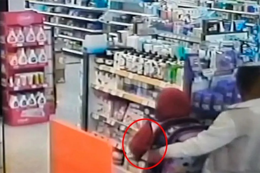 Una mujer quiso robar cremas en una farmacia y usó a su hija de cómplice