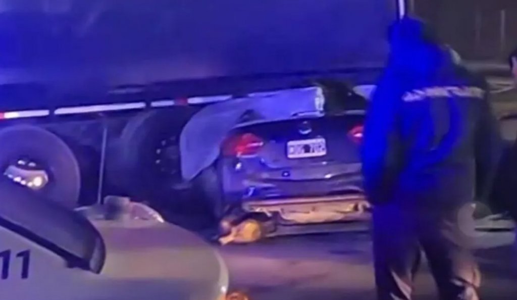 Persecución en Panamericana: el auto que chocó con el camión era robado