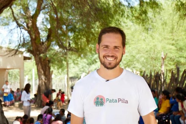 Diego Bustamante y como funciona su ONG "Pata Tila" que ayuda más de 1400 niños