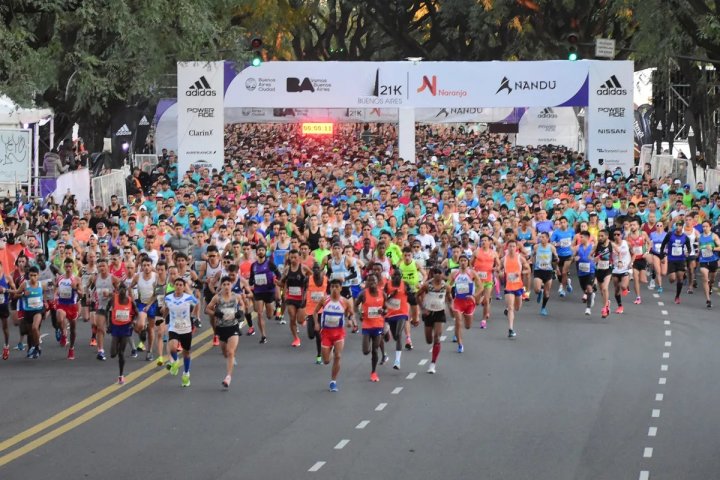 Es albañil, gastó su sueldo para entrenar y fue el argentino más rápido en la maratón de Buenos Aires