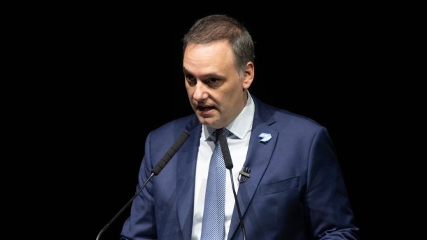 Manuel Adorni: "Macri fue injusto conmigo y cuando me lo crucé en privado siempre me halagó"