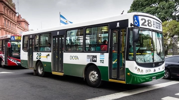 Paro de colectivos por 12 horas: si no hay acuerdo podrán haber más medidas de fuerza