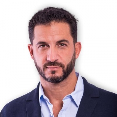 Matias Tombolini: "La economía está desplomada y la situación es crítica"