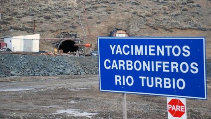 Encuentran documentos enterrados en un baldío del yacimiento oficial Río Turbio