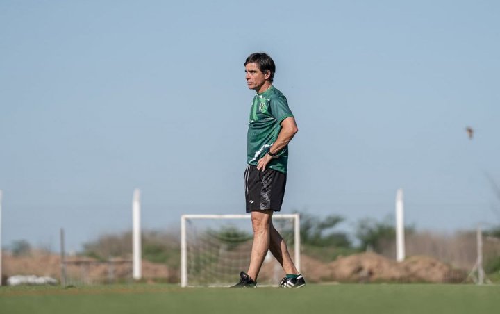 Javier Sanguinetti: “En Sarmiento jugamos un campeonato aparte contra 12 equipos”