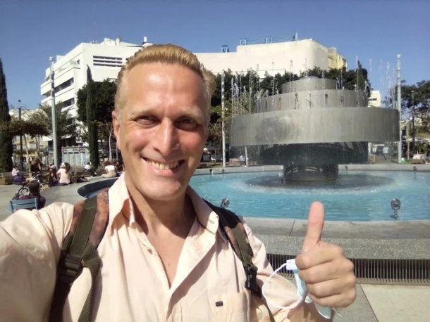 Javo Rocha, el talento argentino que se fue a vivir a Israel para revolucionar la escena teatral