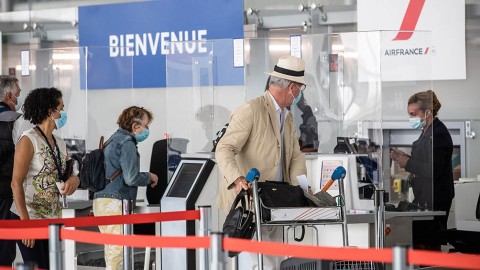 Francia puso a la Argentina en la "lista verde" y permitirá el ingreso de viajeros aunque no estén vacunados