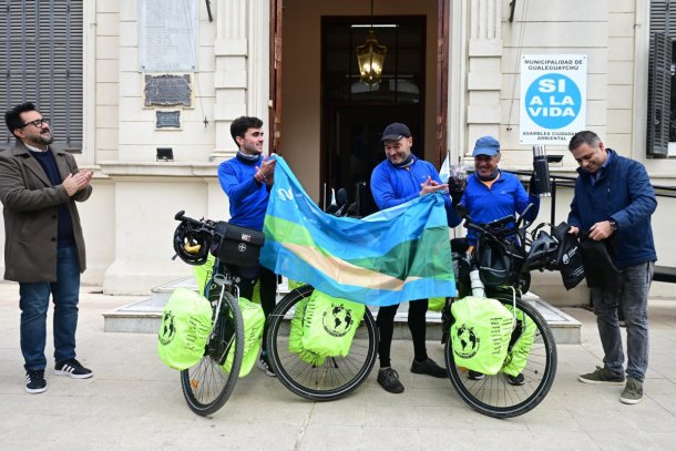 Los ciclistas argentinos que recorrieron 17 mil kilómetros para alentar a la Selección en el Mundial