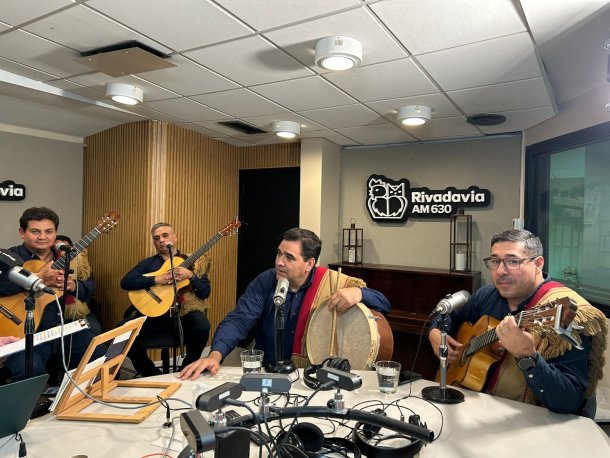 ¡Folclore en vivo con las Voces del Boquerón!