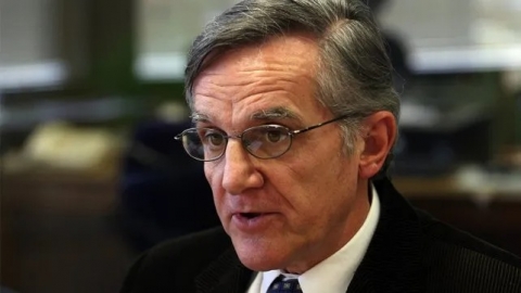 Eduardo López le responde a Daniel Gollán: "Yo no estoy en un escritorio, sino que trabajo en un hospital público hace más de 45 años"