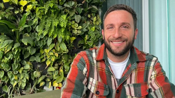 "El retorno del Padre Opeka a la Argentina" por Gastón Vigo