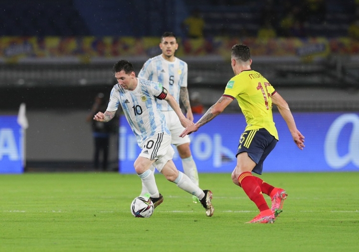 Argentina no lo supo aguantar y Colombia lo empató sobre la hora