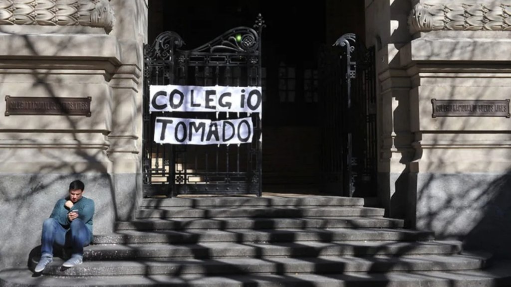 Estudiantes volvieron a tomar el Nacional de Buenos Aires: exigen la renuncia de la rectora