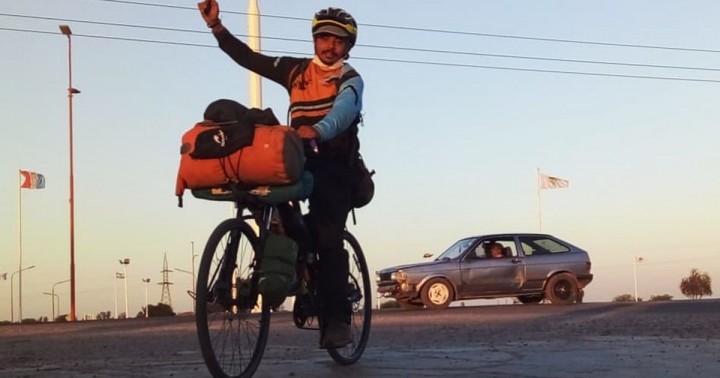 8.000 kilómetros por amor: vino desde México en bicicleta para visitar a su novia marplatense