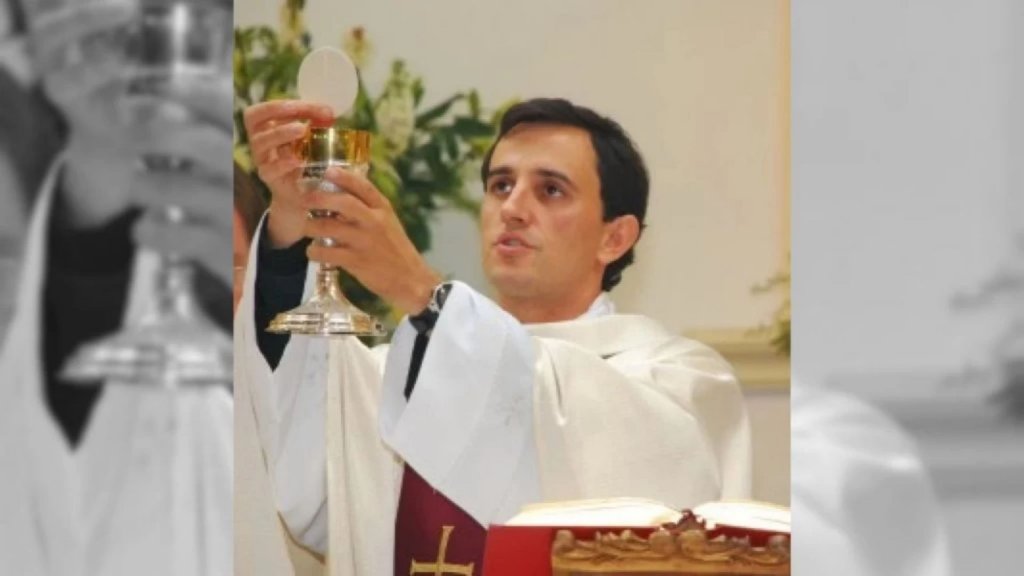 Padre Rodrigo Aguilar: "Domingo de Corpus Cristi: Cuanto más necesidades tenemos más cerca tenemos que estar de DIOS"