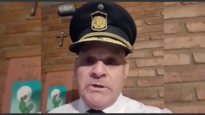 Es ex comisario y desea entrar en Gran Hermano, para luego volver a la Policía