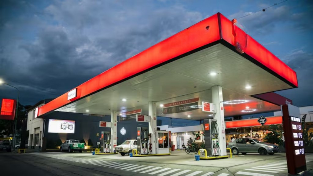 Guillermo Borelli: "La nafta Argentina es la más cara de la región, excepto la de Uruguay. Comprar nafta de madrugada con descuento es una engaña pichanga"