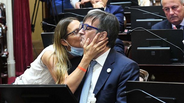 La emocionante nota de Cristina Pérez a la esposa de Esteban Bullrich: “Él es un héroe”