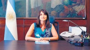 Cecilia Loccisano: "La situación de los médicos argentinos es deficitaria, pero nuestra intención es revalorizarlos"