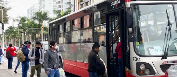 ¿Cómo afectaron las últimas restricciones en la circulación y el uso del transporte público?