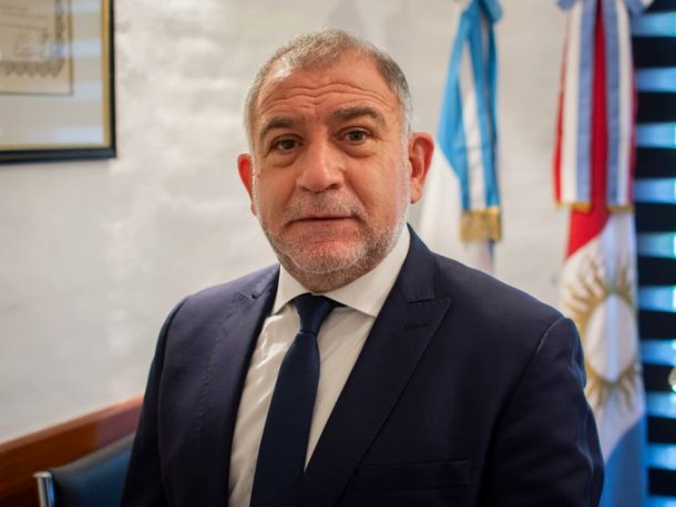Luis Juez: "Massa no sólo te vende el humo, sino que te lo envasa"