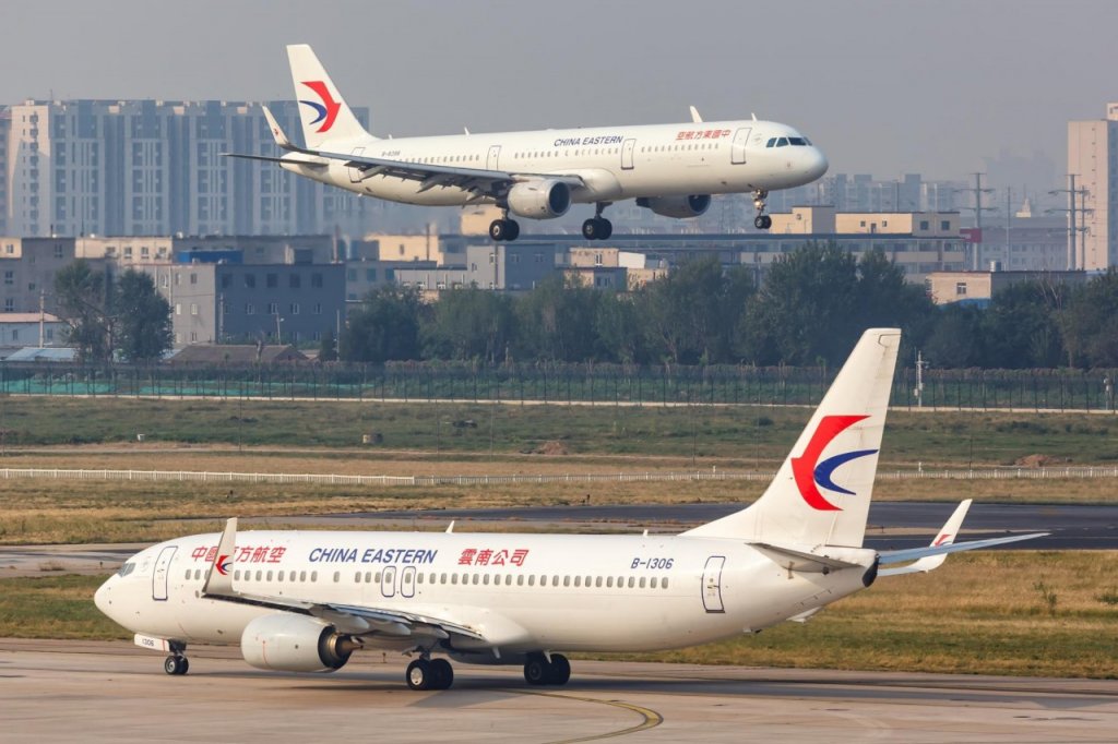 Se estrelló un avión en China con 132 pasajeros a bordo