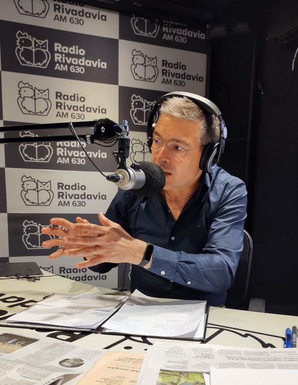 "¿Me quedo o me voy?: mientras el gobierno está en un reality"