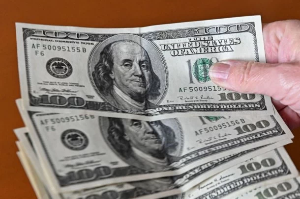¿Por qué sube el dólar hasta récords históricos?